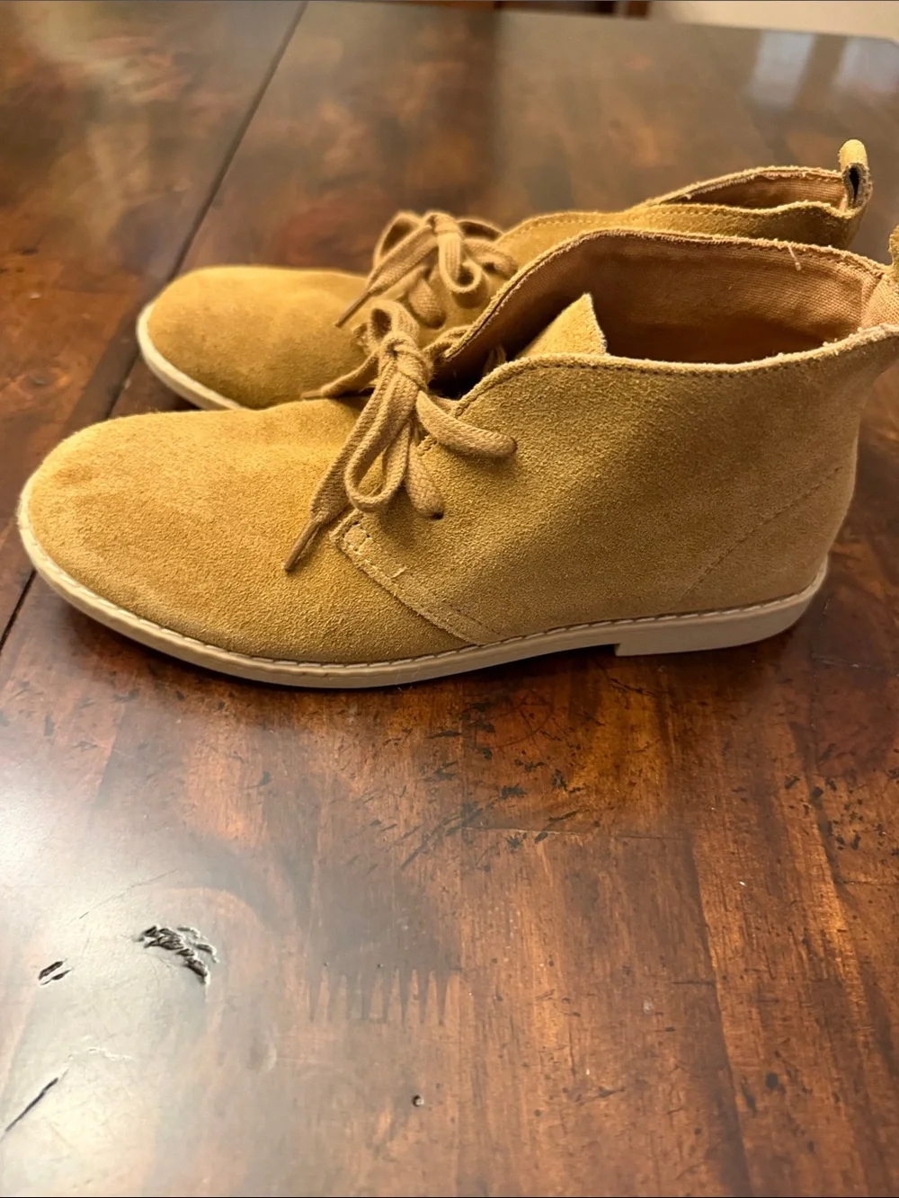 GAP boys Suede Chukka Boots in Camel